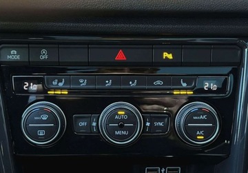 Volkswagen T-Roc I SUV 1.5 TSI ACT 150KM 2018 Volkswagen T-Roc 1.5 TSI 150 KM bezwypadkowy PANORAMA VIRTUAL FULL LED, zdjęcie 30