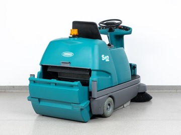 TENNANT S12 SWEEPER НОВЫЕ АККУМУЛЯТОРЫ 2006 г. 2220 м/ч 4650 м²/ч 21000 нетто