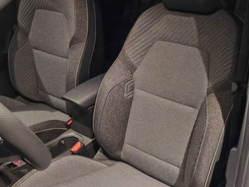 Renault Captur II 2025 Od ręki - Techno 1.8 E-TECH 160KM / Pack Winter Techno, zdjęcie 4