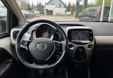 Toyota Aygo II Hatchback 5d 1.0 VVT-i 69KM 2016 Toyota Aygo Toyota Aygo Benzyna 69KM, zdjęcie 17