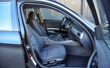 BMW Seria 3 E90-91-92-93 Coupe E92 325i 218KM 2006 BMW Seria 3 2,5 (218KM) Bezwypadkowy 2.5 Benzyna 218KM, zdjęcie 10