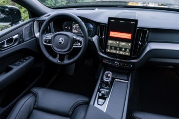 Volvo XC60 II Crossover Plug-in Facelifting 2025 2.0 T8 Plug-in hybrid 455KM 2026 Volvo XC 60 Ultra Black Edition T8 AWD plug-in, zdjęcie 18