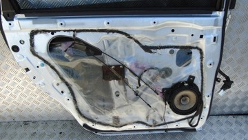 DVEŘE LEVÉ ZADNÍ MITSUBISHI GRANDIS A19 EVROPA