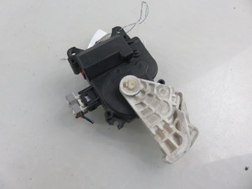 MOTOREK KRYT VENTILACE TOYOTA RAV 4 III 063800-0180