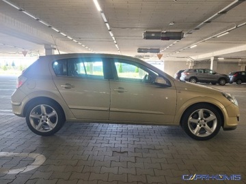 Opel Astra H Hatchback 5d 2.0 turbo ECOTEC 200KM 2004 Opel Astra 2.0Turbo Cosmo Bezwypadkowa 2.0 Benzyna 200KM, zdjęcie 19