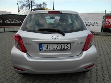 Toyota Yaris III Hatchback 5d Facelifting 1.0 VVT-i 69KM 2014 Toyota Yaris Salon Polska Klimatyzacja Wspomaganie Abs Benzyna 69KM, zdjęcie 11