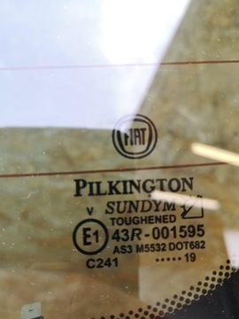 FIAT 500 ABARTH VÍKO KUFRU ZADNÍ LAK 901 VELMI DOBRÝ