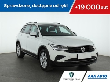 Volkswagen Tiguan II SUV Facelifting 2.0 TSI 190KM 2022 VW Tiguan 2.0 TSI, Salon Polska, 4X4, DSG, Klima