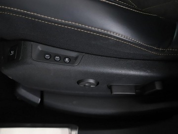 Peugeot 3008 II Crossover 2.0 BlueHDi 180KM 2018 Peugeot 3008 GT-Line 180KM Automat Navi Kamera, zdjęcie 37