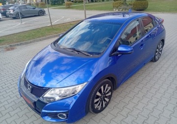 Honda Civic IX Hatchback 5d 1.6 i-DTEC 120KM 2015 Honda Civic Zarejestrowany - bezwypadkowy - 1,6 - 120 KM 1.6 Diesel 120KM, zdjęcie 4