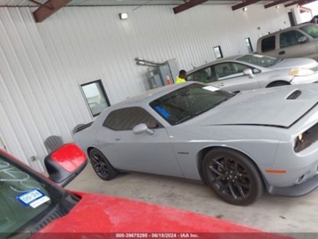 Dodge Challenger III 2022 Dodge Challenger 2022r, RT, 5.7L 5.7 Benzyna 375KM, zdjęcie 4