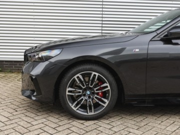 BMW Seria 5 G90-91 Touring 2.0 520d 197KM 2025 BMW Seria 5 520d xDrive Sport Sedan 2.0 (197KM) 2025, zdjęcie 15