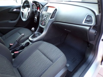 Opel Astra J Sports Tourer Facelifting 1.4 Turbo ECOTEC 140KM 2014 Opel Astra Navigacja /Gwarancja /Serwis /1,4, zdjęcie 28