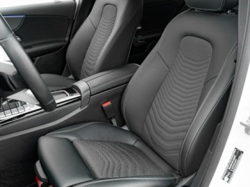 Mercedes Klasa A W177/V177 Sedan Facelifting 2.0 200d 150KM 2023 Mercedes A 200 GD8K603#200 d Progressive 8G-DCT, zdjęcie 13