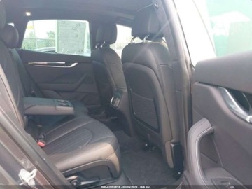 Maserati Levante 2023 Maserati Levante GT, 2023r., 4x4, 3.0L 3.0 Benzyna 345KM, zdjęcie 9