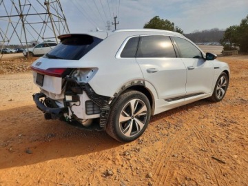 Audi Q8 2024 Audi Q8 2024 AUDI Q8 E-TRON PREMIUM PLUS Elektryczny 402KM, zdjęcie 3