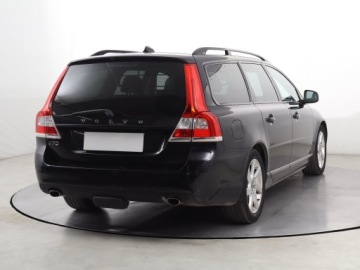 Volvo V70 III Kombi Facelifting 2.0 D4 DRIVE-E 181KM 2015 Volvo V70 D4, 178 KM, Automat, Skóra, Navi, Xenon, zdjęcie 4