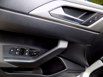 Volkswagen Polo VI Hatchback 5d 1.0 MPI 75KM 2018 VOLKSWAGEN POLO VI 1,0 75 KM LED 40 TYŚ. KM, zdjęcie 13