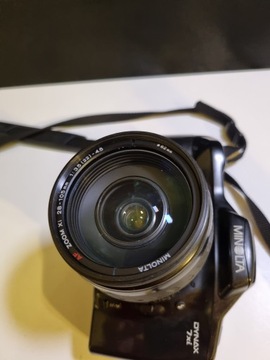 Minolta Dynax 7xi с объективом Zoom xi AF 28-105, аналоговая зеркальная камера.