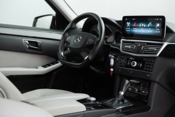 Mercedes Klasa E W212 Kombi 200 CGI BlueEFFICIENCY 184KM 2010 Mercedes-Benz Klasa E 1.8 Benzyna 184KM, zdjęcie 23