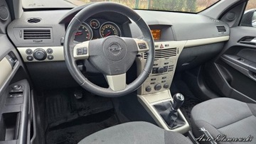 Opel Astra H Hatchback 5d 1.4 TWINPORT ecoFLEX 90KM 2007 Opel Astra Opel Astra III 1.4 Benz Klima II kpl opon 1.4 Benzyna 90KM, zdjęcie 8