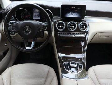 Mercedes GLC C253 SUV 2.0 250 211KM 2019 Mercedes GLC GLC 250 4MATIC, Salon Polska, zdjęcie 6