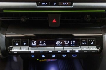 Toyota C-HR II 2023 Toyota C-HR 2.0 Hybrid Dynamic Force Executive Premiere Edition AWD 2.0, zdjęcie 33