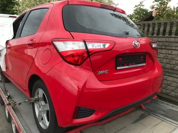 TOYOTA YARIS 3 III FACELIFT VÍKO KUFRU (2017-2020R) KRYT KUFRU ZADNÍ