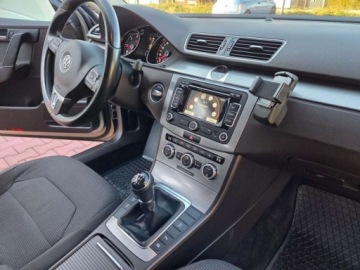 Volkswagen Passat B7 Variant 2.0 TDI CR DPF BlueMotion 140KM 2012 Volkswagen Passat Nawigacja Podgrzewane Fotele Czujniki Parkowania 2.0, zdjęcie 15