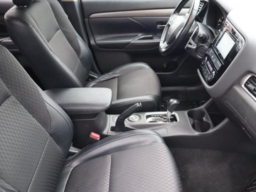 Mitsubishi Outlander III SUV Facelifting 2015 2.0 MIVEC 150KM 2015 Mitsubishi Outlander 2.0, Salon Polska, GAZ, 4X4, zdjęcie 8