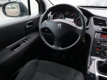 Peugeot 5008 I Minivan Facelifting 1.6 BlueHDi 120KM 2015 Peugeot 5008 1.6 BlueHDi, 7 miejsc, Klima, zdjęcie 6