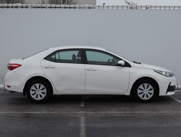 Toyota Corolla XI Sedan Facelifting 1,33 Dual VVT-i 99KM 2017 Toyota Corolla 1.3 Dual VVT-i, Salon Polska, zdjęcie 5