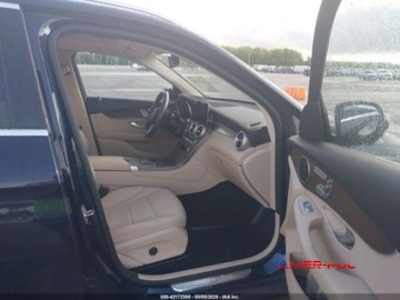 Mercedes GLC C253 2021 Mercedes-Benz GLC 2021 r. ,2,0L 300 4 MATIC 2.0 Benzyna 255KM, zdjęcie 8