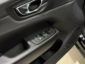 Volvo XC60 II 2022 Volvo XC 60 Core / Hak / Kamera cofania / CarPlay/, zdjęcie 20