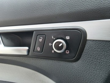 Volkswagen Touran II 2.0 TDI 140KM 2014 Volkswagen Touran CROSS 2.0TDI DSG niski przebieg, zdjęcie 12