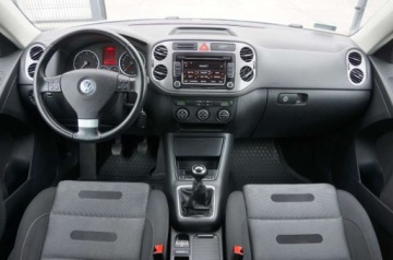 Volkswagen Tiguan I SUV 2.0 TDI CR DPF 140KM 2009 Volkswagen Tiguan 2.0 TDI CR 140 KM, 4x4, Klimatronic, Biksenon, Hak, Salo, zdjęcie 9