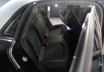 Audi A1 I Sportback 5d Facelifting 1.4 TDI ultra 90KM 2015 Audi A1 Sportback S line _ Alu 17 _ Czujniki parkowania _ 5 drzwi 1.4 90KM, zdjęcie 6