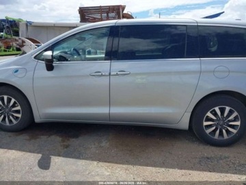 Chrysler Pacifica II 2023 Chrysler Pacifica Hybrid Touring, 2023r., 3.6L 3.6 Hybryda Plug-in 260KM, zdjęcie 5