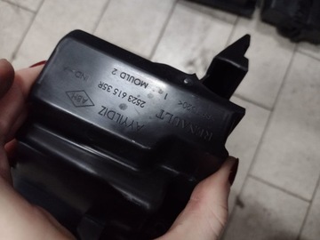 КОРПУС БЛОКА ПРЕДОХРАНИТЕЛЕЙ RENAULT CLIO V 252361535R