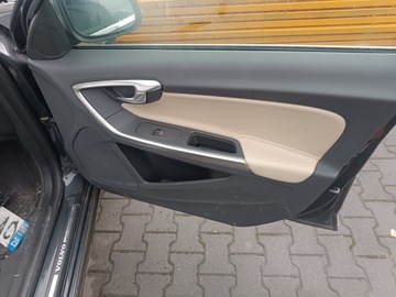 VOLVO V60 BOCZKI DRZWI KOMPLET