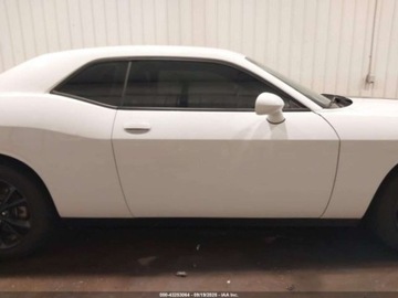 Dodge Challenger III 2021 Dodge Challenger DODGE CHALLENGER SXT AWD 3.6 Benzyna 303KM, zdjęcie 3