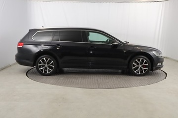 Volkswagen Passat B8 Variant 1.8 TSI BlueMotion Technology 180KM 2016 VW Passat 1.8 TSI, Salon Polska, Navi, Klima, zdjęcie 5