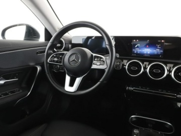 Mercedes CLA C118/X118 Shooting Brake 2.0 200d 150KM 2021 Mercedes CLA 200 Historia serwisowa Automat Full, zdjęcie 15
