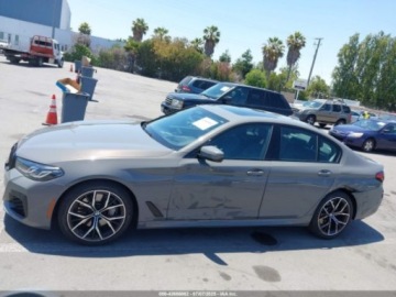 BMW Seria 5 G30-G31 2021 BMW Seria 5 540i 2021 3.0l 3.0 Benzyna 335KM, zdjęcie 2