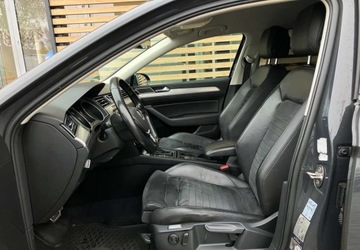 Volkswagen Passat B8 Variant 1.8 TSI BlueMotion Technology 180KM 2015 Volkswagen Passat Variant Volkswagen Passat Variant 1.8 TSI BMT Highline D, zdjęcie 32