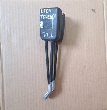 ЗАДНИЕ РЕМНИ БЕЗОПАСНОСТИ SEAT LEON I TOLEDO II