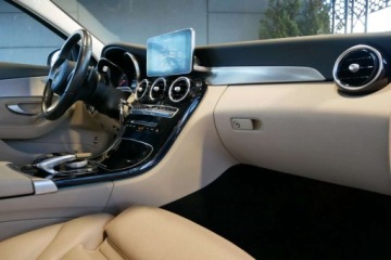 Mercedes Klasa C W205 Kombi 200 184KM 2017 Mercedes-Benz Klasa C 2.0 184KM 4MATIC Estate, Bezwyp., Panorama, Jasne wn, zdjęcie 23