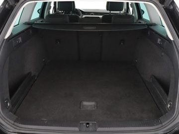 Volkswagen Passat B8 Variant 2.0 TDI BlueMotion SCR 150KM 2019 Volkswagen Passat navi czujniki parkowania, zdjęcie 19
