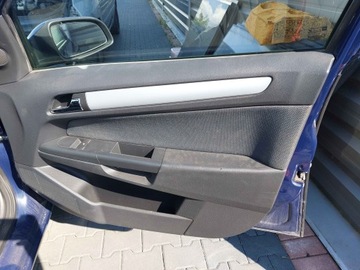 DVEŘE KOMPLETNÍ PRAVÝ PŘEDNÍ OPEL ASTRA H III Z20Z