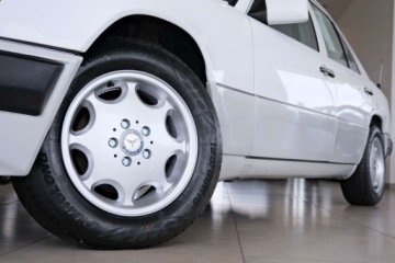 Mercedes W124 Sedan 2.0 118KM 1991 Mercedes-Benz W124 (1984-1993) 2.0 Benzyna 118KM, zdjęcie 20